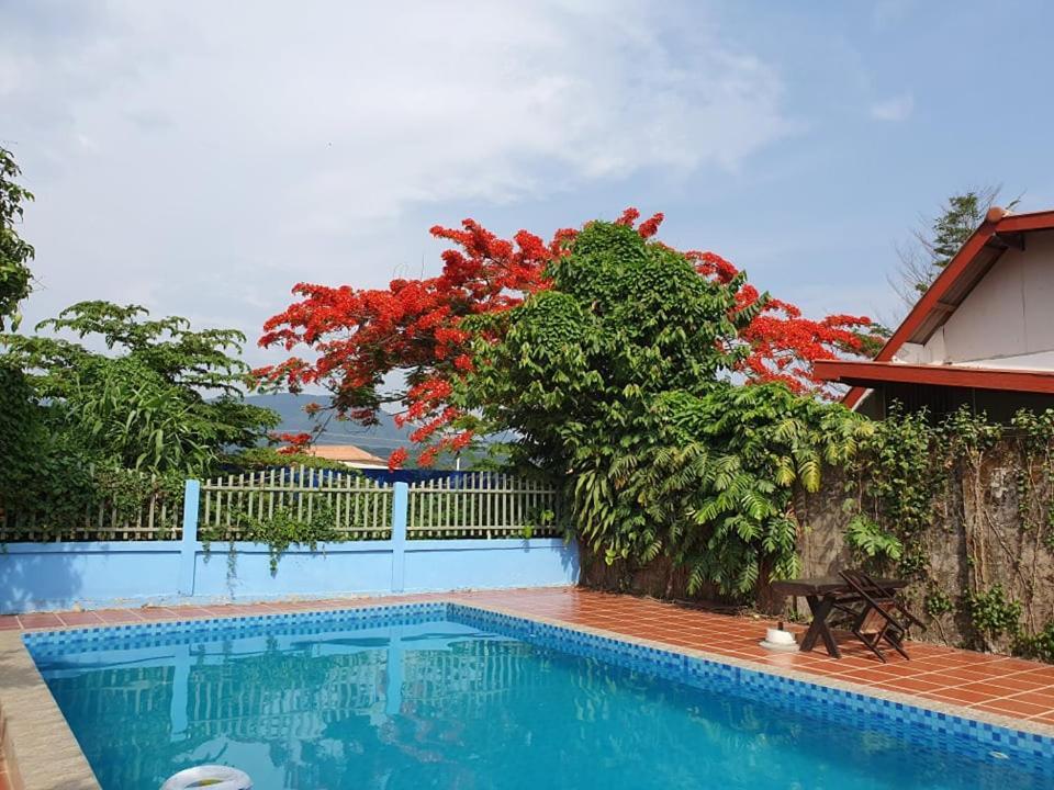 Vang Vieng Galaxy Hotel Exterior photo
